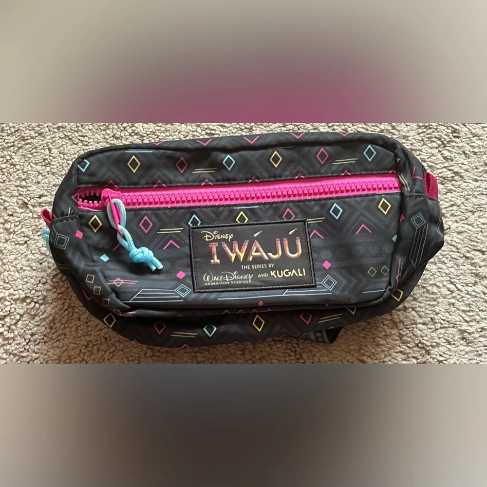 NEW WITH TAG Disney Animations Studios and KUGALI'S IWÁJÚ Logo Woven Belt Bag - Picture 1 of 4